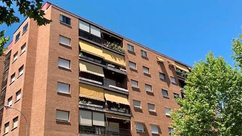 Foto 2 de Piso en venta en Calle del Cine, Campamento, Madrid