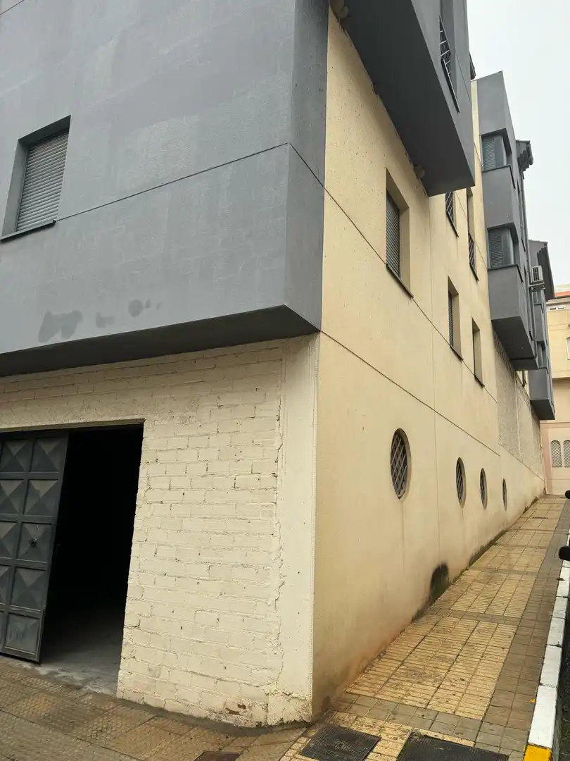 Local comercial en venda a Alcaudete, imagen 2
