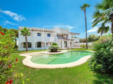 Villa con piscina in vendita a Cala Advocat - Baladrar