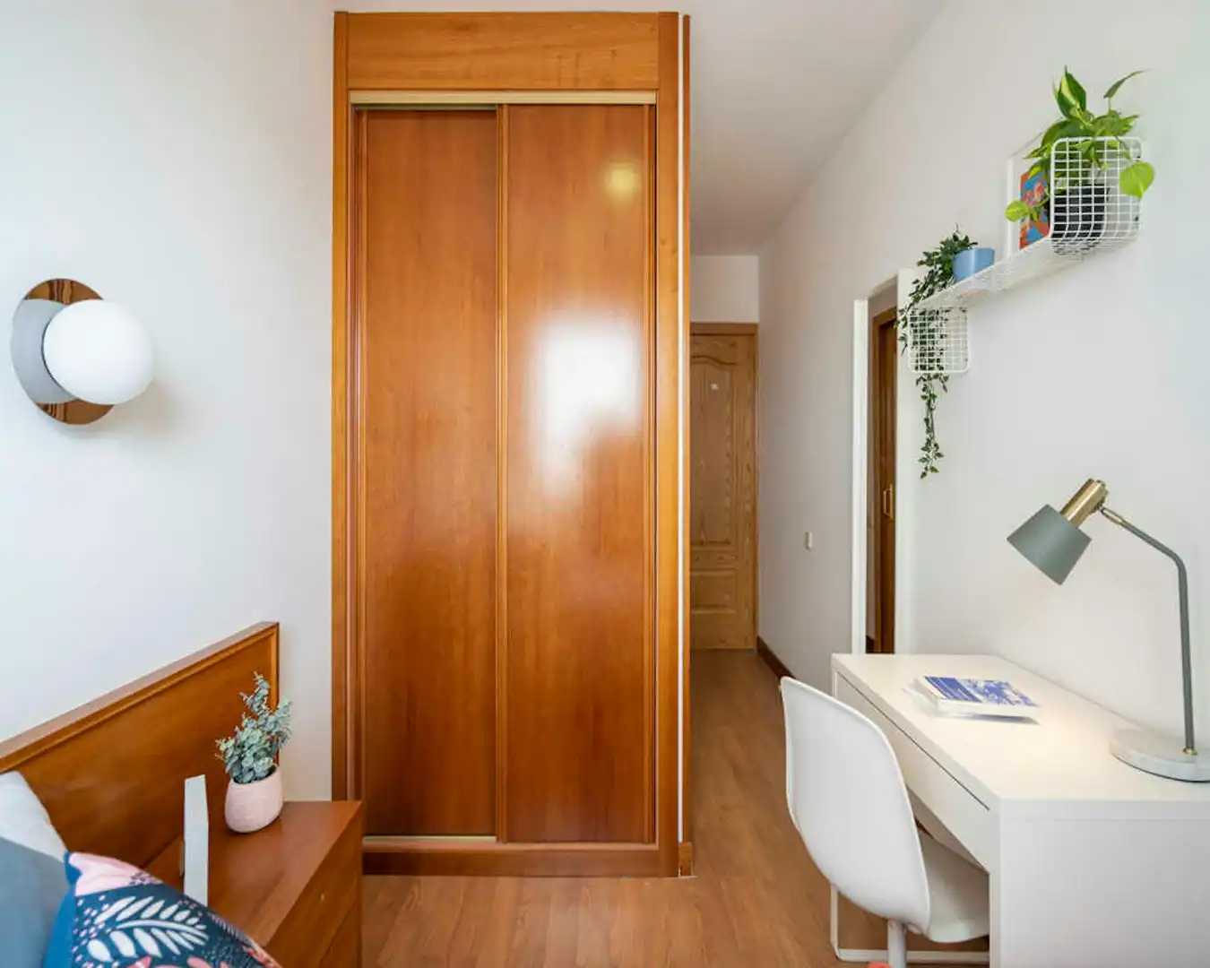 Habitación de Piso para compartir en Madrid con Lavadora y Internet