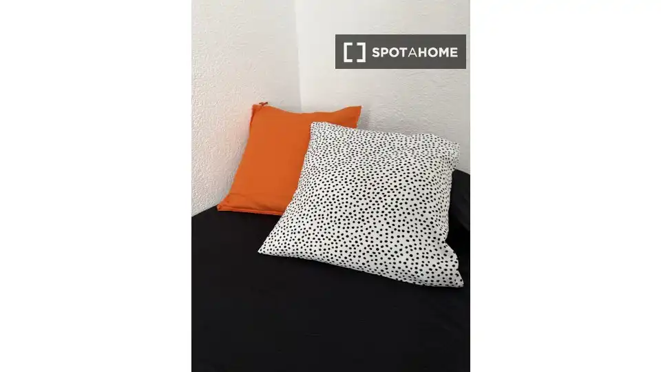Habitación de Piso de alquiler en Málaga con Aire acondicionado, Calefacción y Amueblado