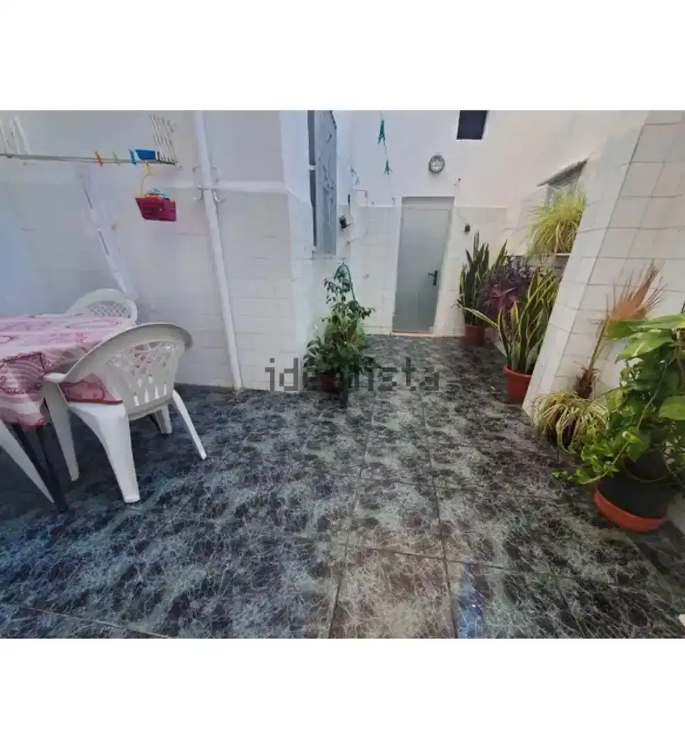Terrasse von Erdgeschoss zur Miete in Valencia mit Klimaanlage und Möbliert