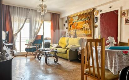 Sala d'estar de Apartament en venda en  Madrid Capital amb Calefacció, Terrassa i Traster