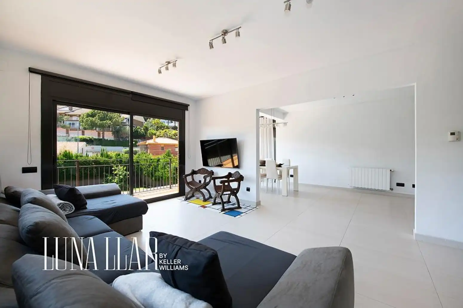 Living room of Houses for sale in Castelldefels  with Air Conditioner, Heating and Parquet flooring