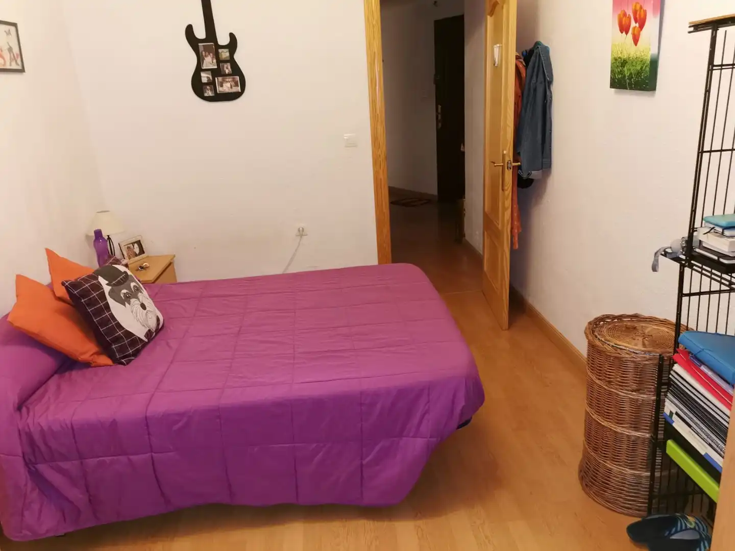 Bedroom of Flat for rent in Granada  with Washing machine