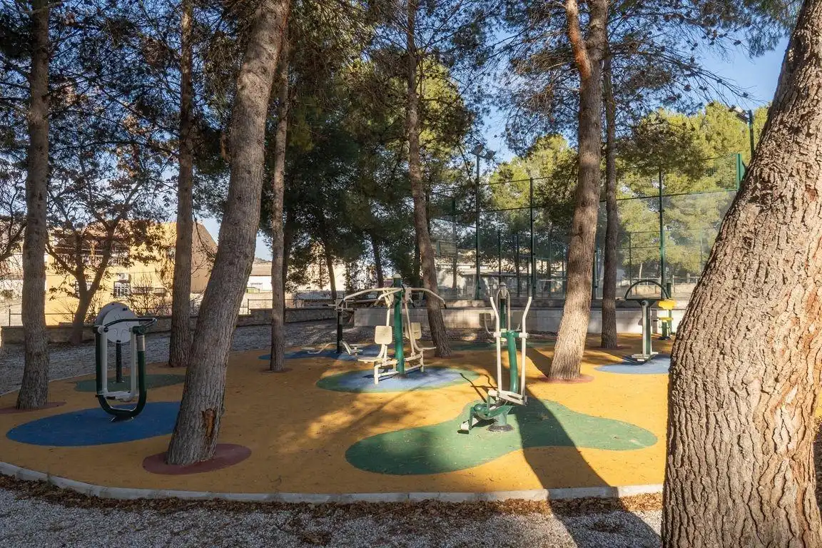 Vista exterior de Casa o xalet en venda en Cacín amb Balcó