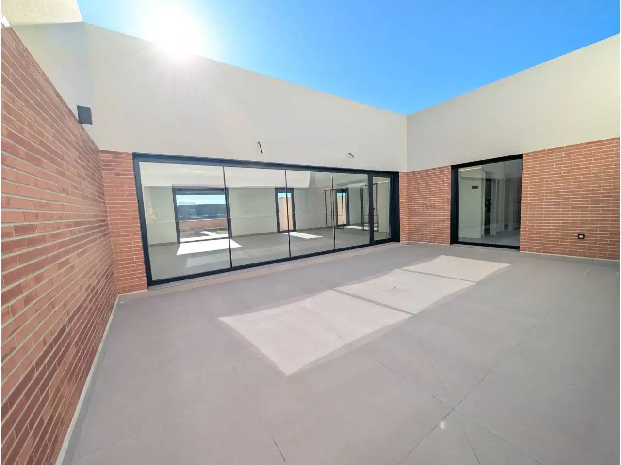 Vista exterior de Casa adosada en venda en Griñón amb Aire condicionat, Calefacció i Jardí privat