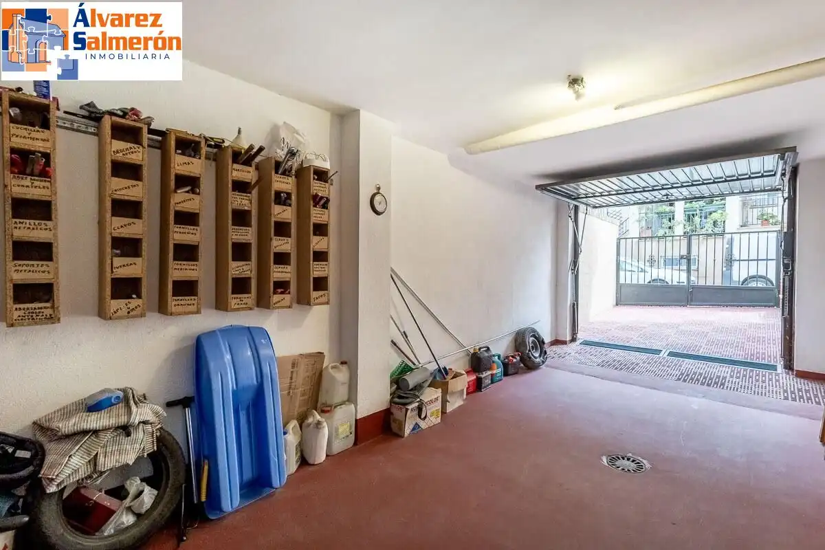 Casa aparellada amb terrassa en venda a Camino del Cementerio, imagen 35