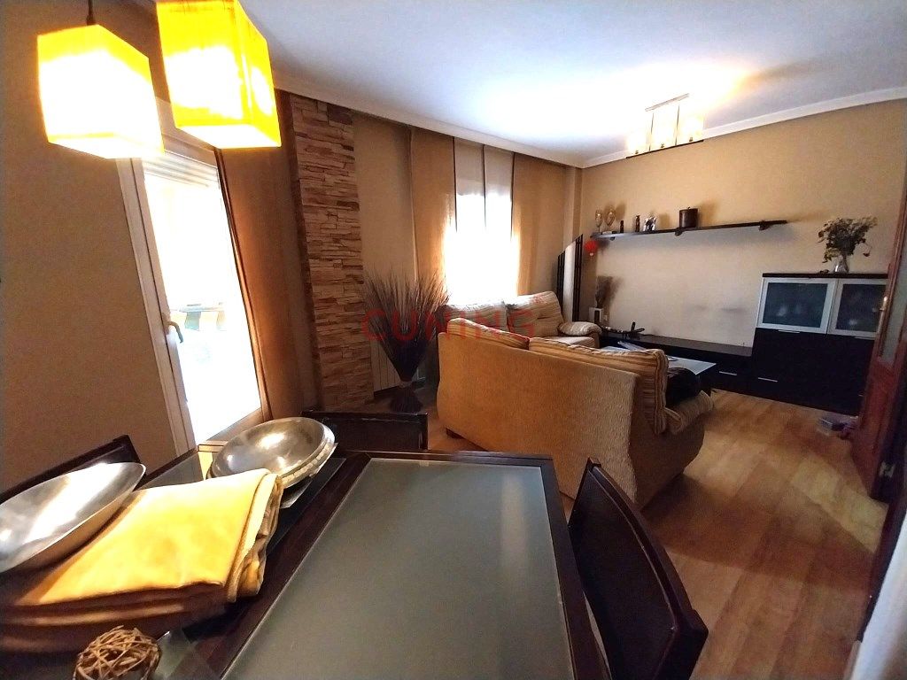 Sala d'estar de Pis en venda en Cáceres Capital amb Aire condicionat