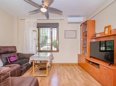 Bajo con ascensor en venta en La Zubia Ciudad