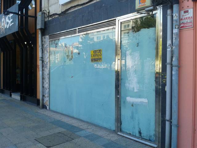 Local comercial en Alquiler en N/A, -1 en Reyes Católicos