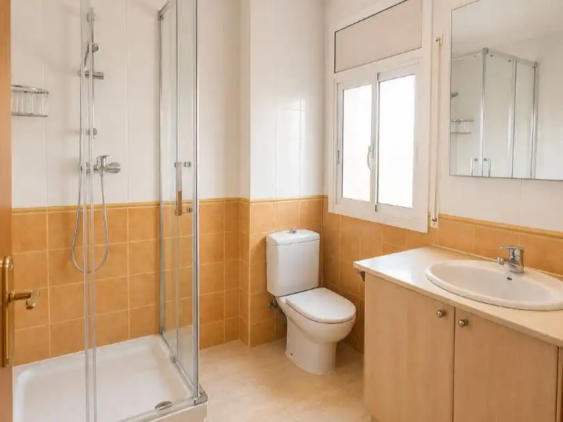 Baño de Casa o chalet en venta en Sant Pere de Ribes con Calefacción, Jardín privado y Terraza