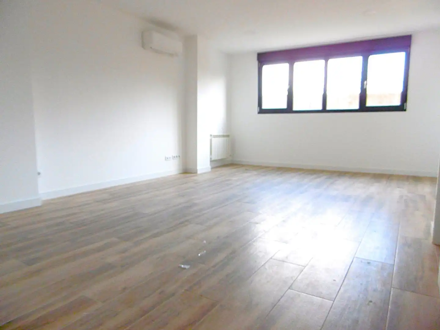 Schlafzimmer von Erdgeschoss zum Verkauf in Valladolid mit Klimaanlage und Heizung