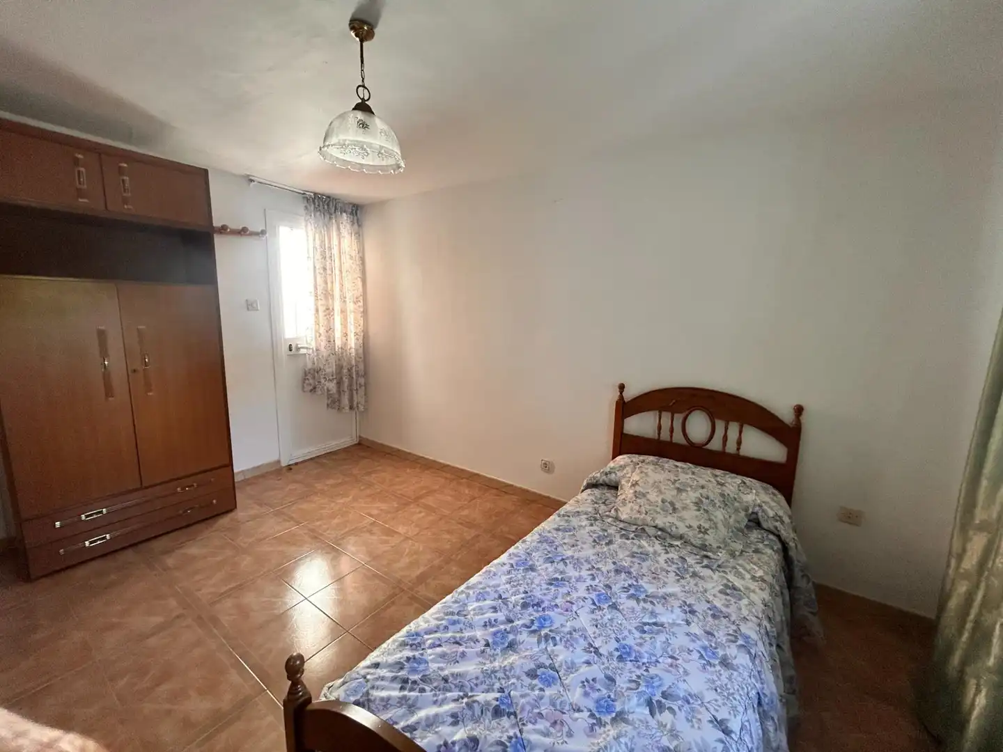 Dormitori de Casa adosada en venda en Barrio Alto
