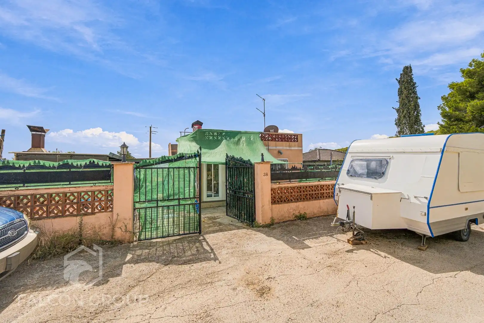 Country house with garden for sale in Urbanització Mas Parés