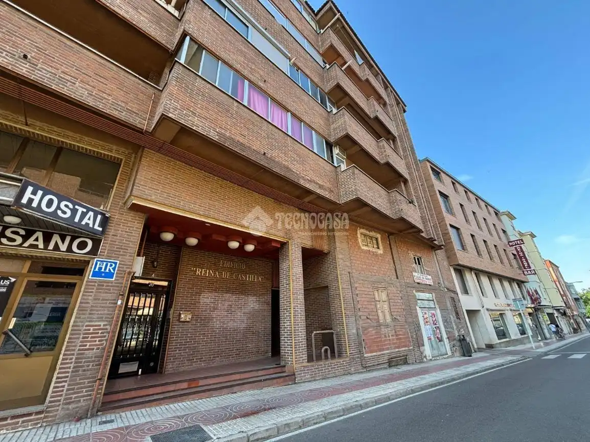 Vista exterior de Piso en venta en Medina del Campo con Calefacción