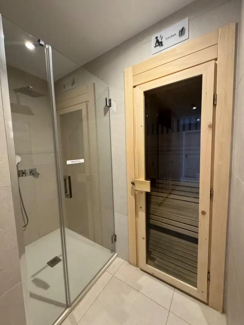 Bathroom of Apartments for rent in Benidorm  with Air Conditioner, Heating and Private garden