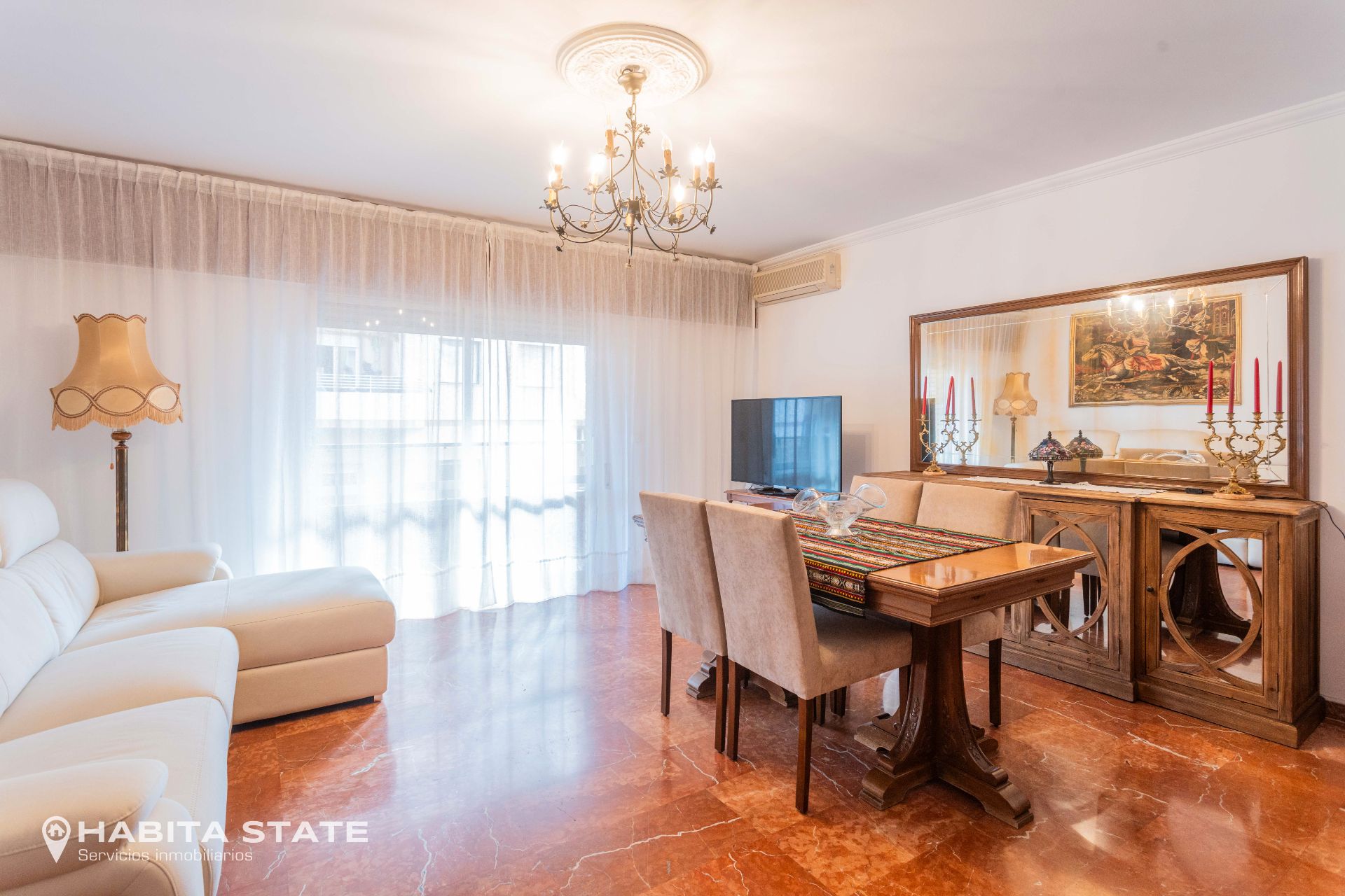 Sala d'estar de Pis en venda en  Almería Capital amb Aire condicionat