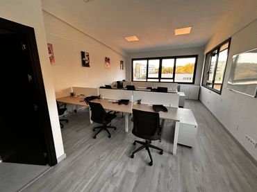 Oficina amb ascensor de lloguer a Calle de Ubarburu