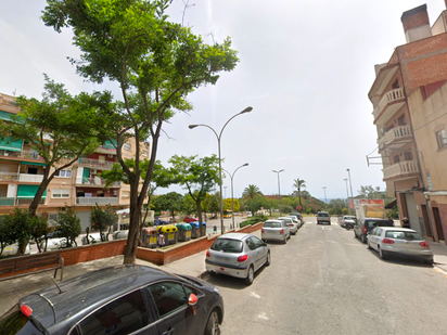 Vista exterior de Casa adosada en venda en Badalona amb Traster i Alarma