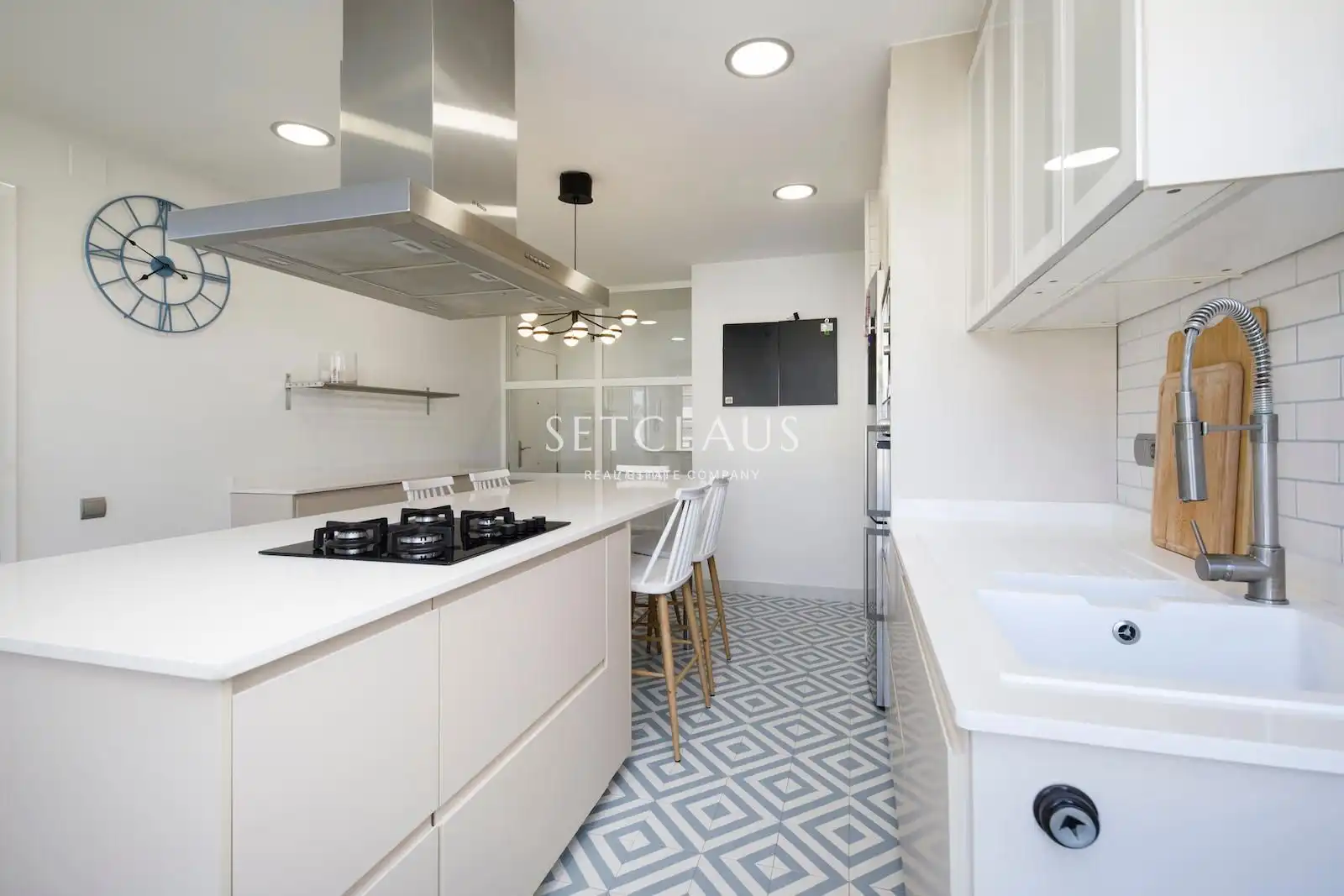 Kitchen of Attic for rent in Tiana  with Air Conditioner, Heating and Parquet flooring