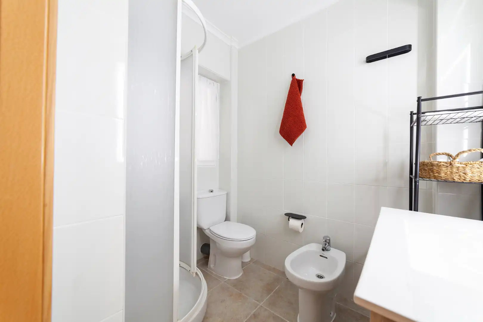 Badezimmer von Wohnung zur Miete in Sueca mit Klimaanlage, Heizung und Terrasse