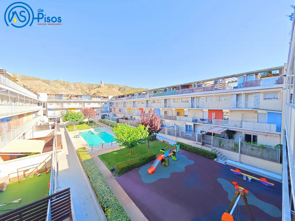 Piscina de Piso de alquiler en Cadrete con Calefacción, Jardín privado y Parquet