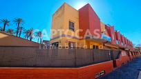 Vista exterior de Casa adosada en venda en Cartagena amb Aire condicionat, Calefacció i Jardí privat