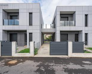 Exterior view of Single-family semi-detached for sale in Camargo  with Terrace and Balcony