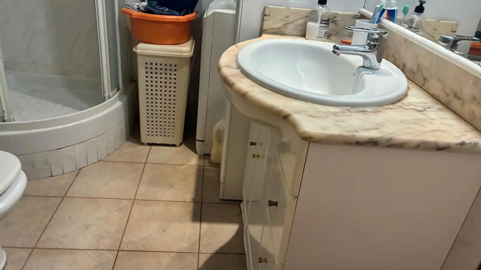 Baño de Piso en venta en Barcelona con Parquet, Horno y Balcón