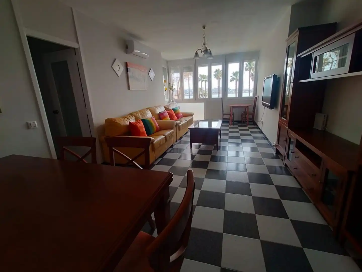 Sala de estar de Piso de alquiler en La Línea de la Concepción con Aire acondicionado y Amueblado