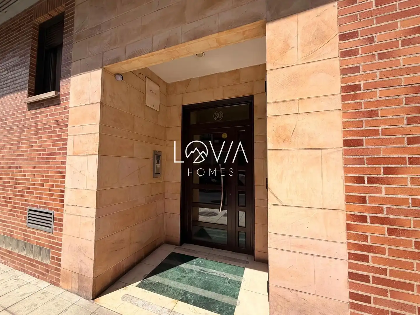 Vista exterior de Apartament en venda en Gijón  amb Traster