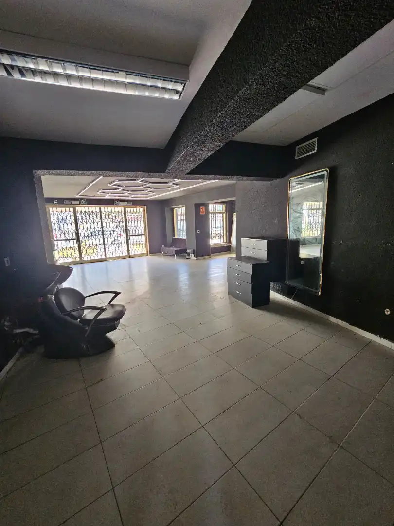 Local comercial en venta en Carrer de Girona 5, imagen 9