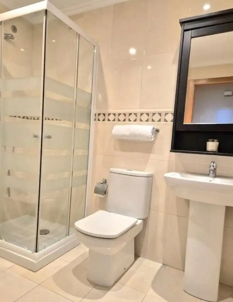 Bathroom of Flat for rent in Ferrol  with Heating, Parquet flooring and Storage room