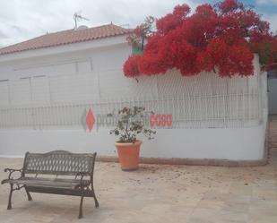 Vista exterior de Casa adosada de lloguer en San Bartolomé de Tirajana amb Aire condicionat i Terrassa