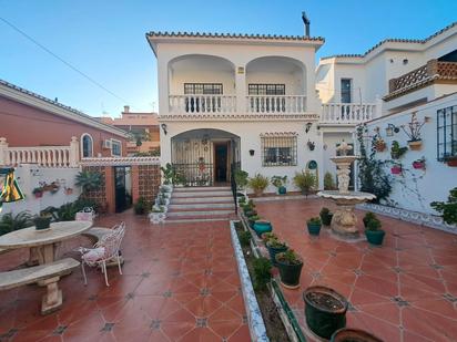 Jardí de Casa o xalet en venda en Benalmádena amb Aire condicionat, Terrassa i Moblat