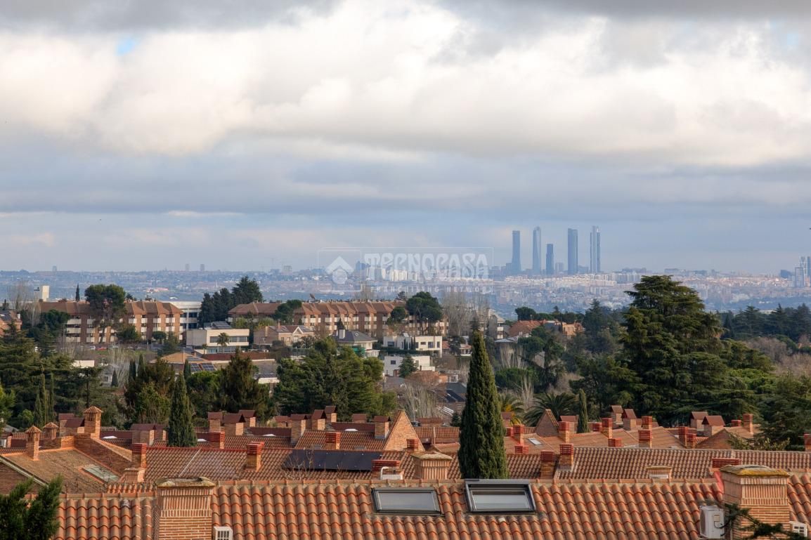 Exterior view of Flat for sale in Majadahonda  with Air Conditioner, Heating and Terrace