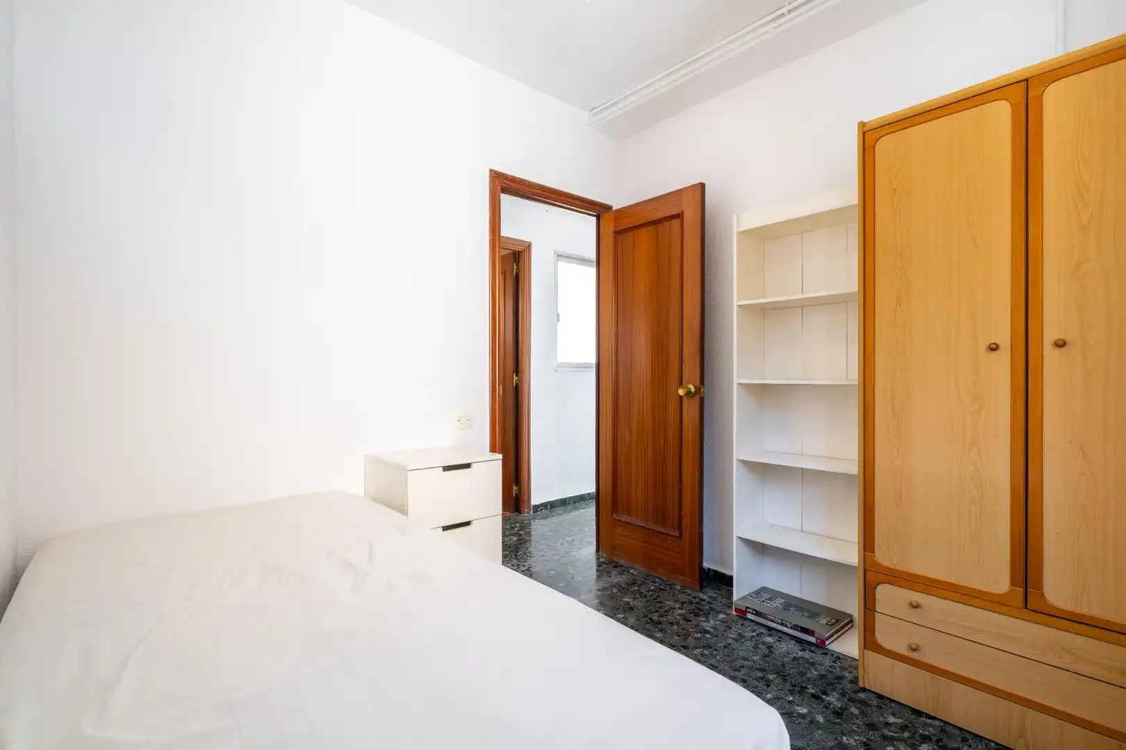 Schlafzimmer von Wohnung zum Verkauf in Almería mit Klimaanlage, Heizung und Balkon