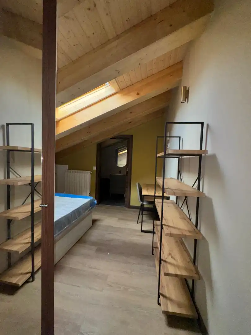 Schlafzimmer von Dachboden zur Miete in Segovia mit Heizung, Möbliert und Ofen