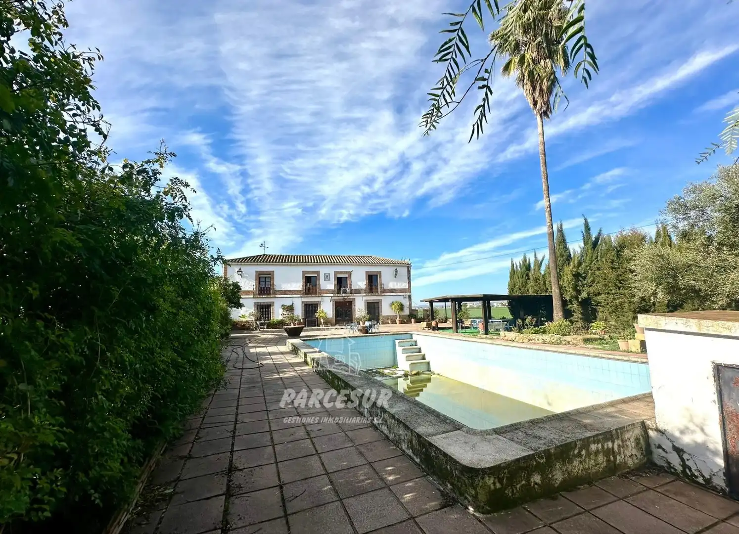 Außenansicht von Country house zum Verkauf in Córdoba mit Schwimmbad