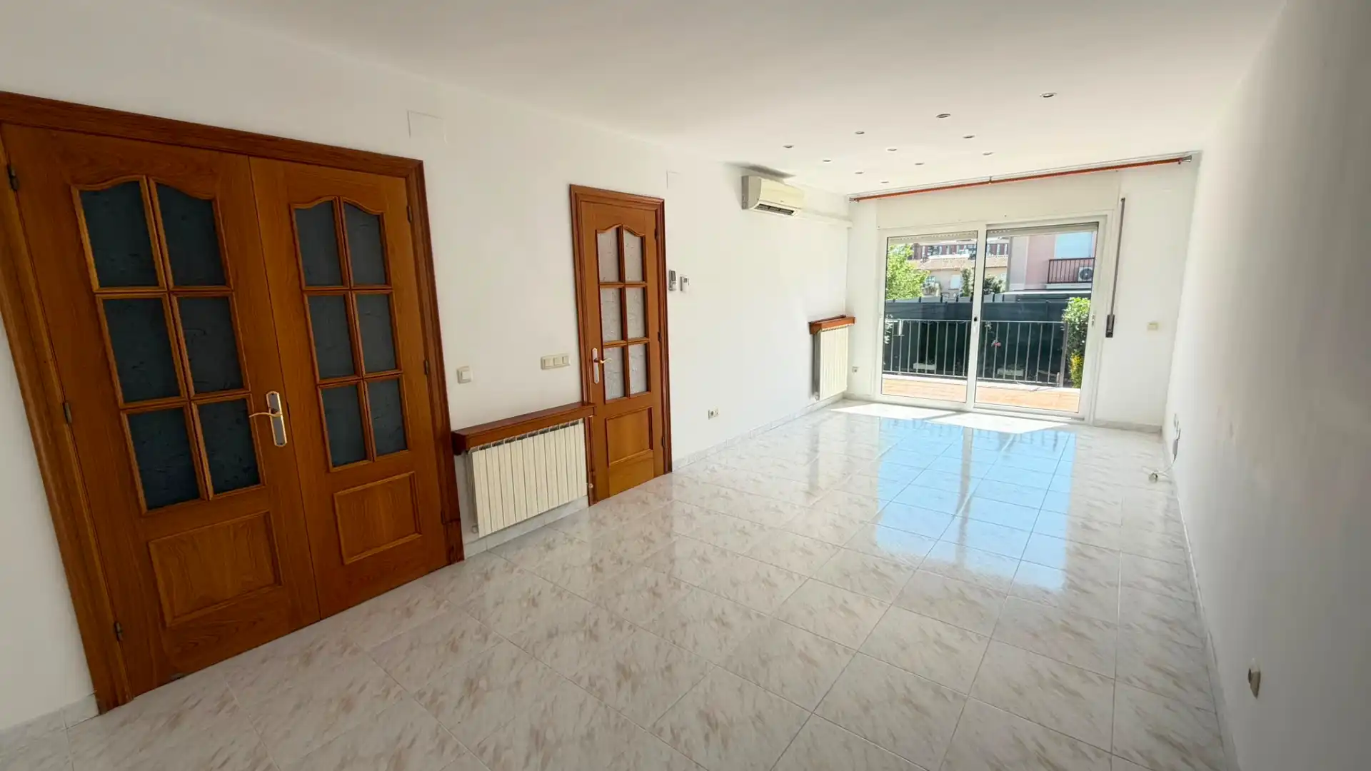 Living room of Detached homes for sale in Girona  with Air Conditioner, Heating and Private garden