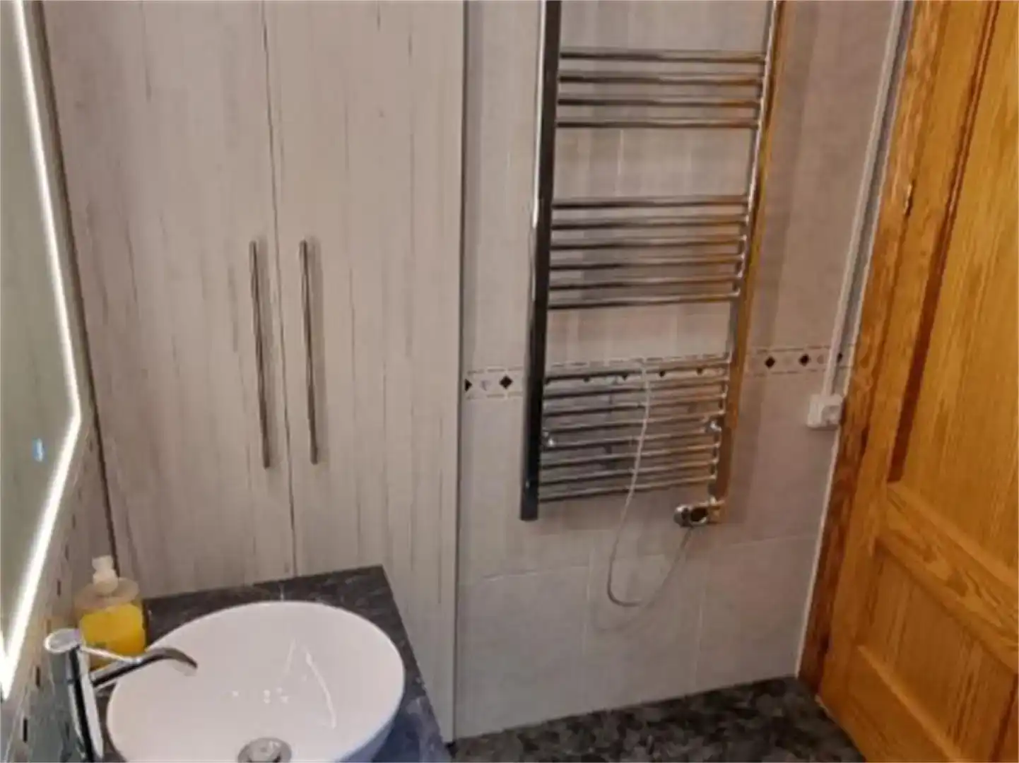 Baño de Piso en venta en Santa Clara de Avedillo con Aire acondicionado, Parquet y Trastero