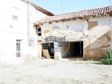 Casa amb jardí en venda a Armunia