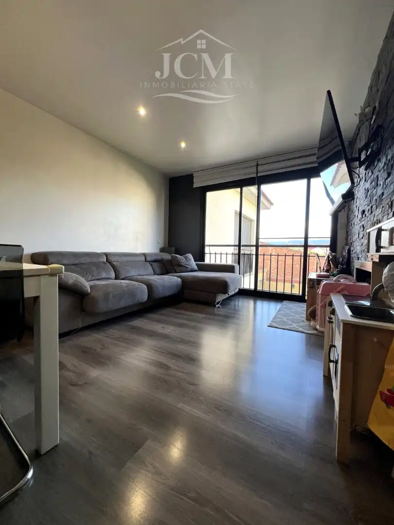 Sala d'estar de Dúplex en venda en Montbrió del Camp amb Aire condicionat, Calefacció i Parquet