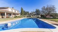 Piscina de Casa o xalet en venda en Abrera amb Jardí privat