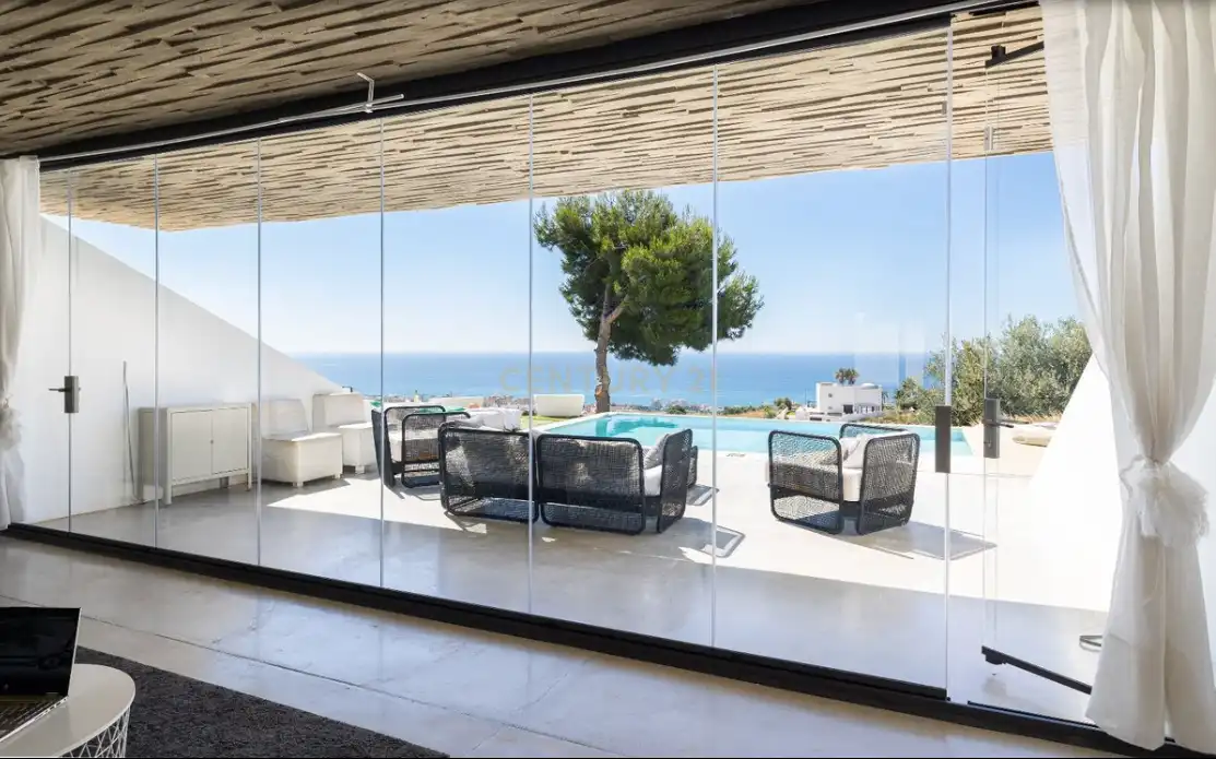 Terrassa de Casa o xalet en venda en Benalmádena amb Aire condicionat, Piscina i Rentadora