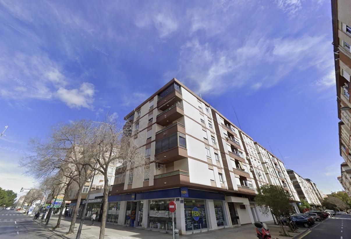 Vista exterior de Pis en venda en  Valencia Capital amb Balcó