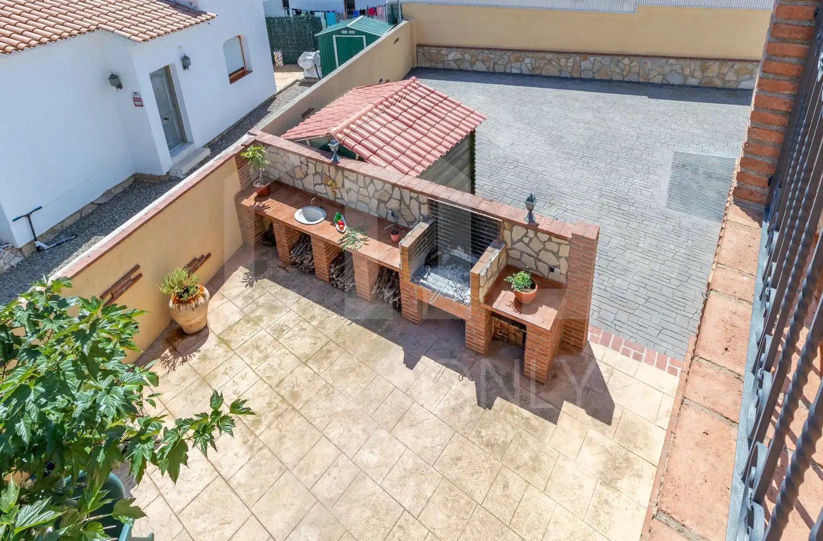 Terrassa de Casa o xalet en venda en Mont-roig del Camp amb Aire condicionat, Calefacció i Jardí privat