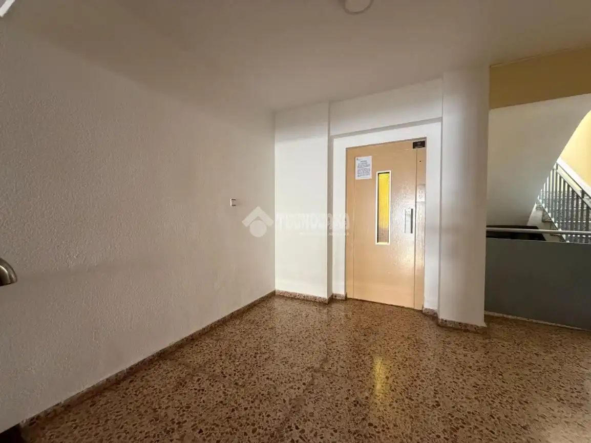 Piso en venta en Xirivella con Balcón