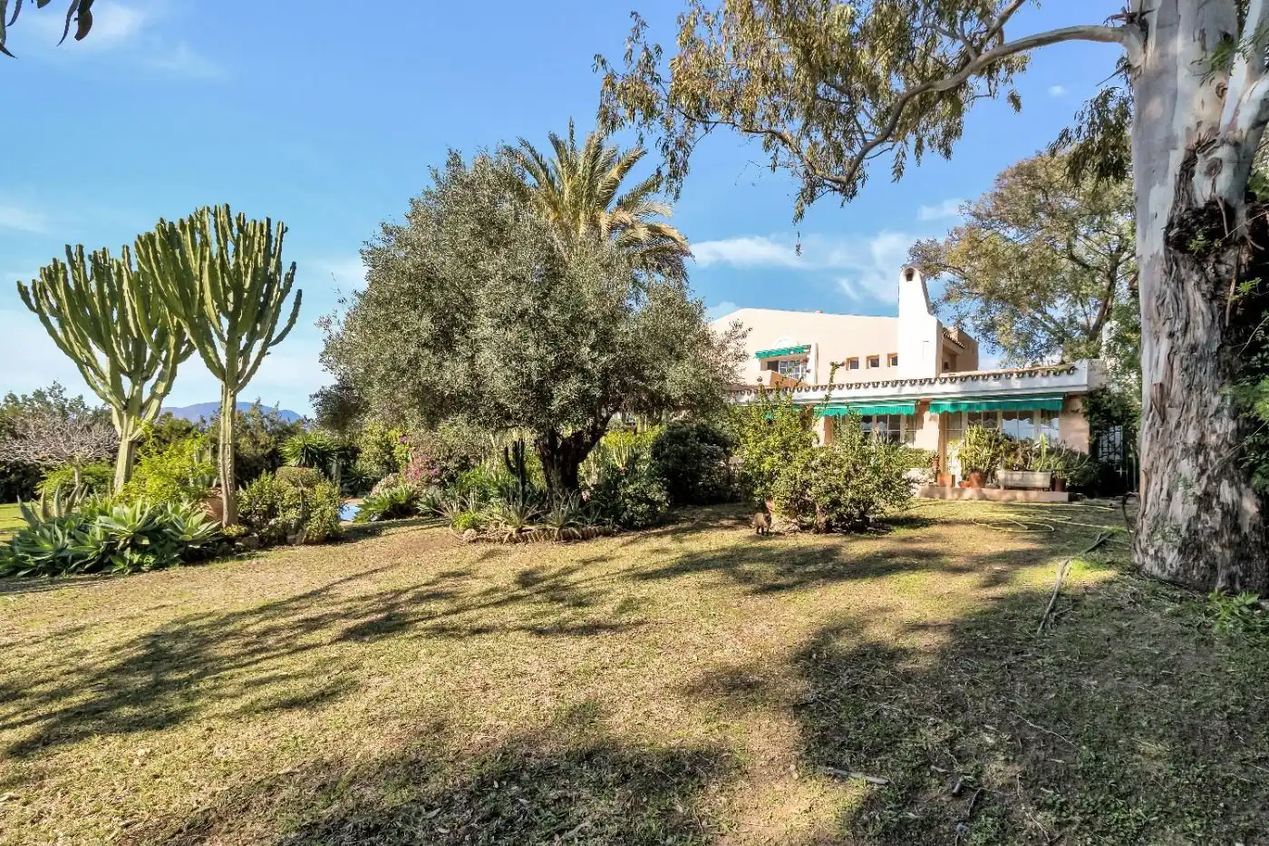 Villa con piscina in vendita a Urbanización Atalaya del Golf, imagen 37